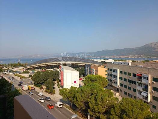 Wohnung zur Miete 850 € 2 Zimmer 51 m² 5. Geschoss Skalice, Split Split