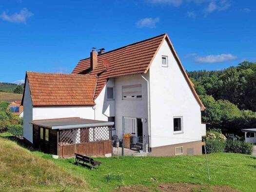 Einfamilienhaus zum Kauf 135.000 € 6 Zimmer 165 m² 565 m² Grundstück Brunnenstraße 30 Malkomes Schenklengsfeld 36277