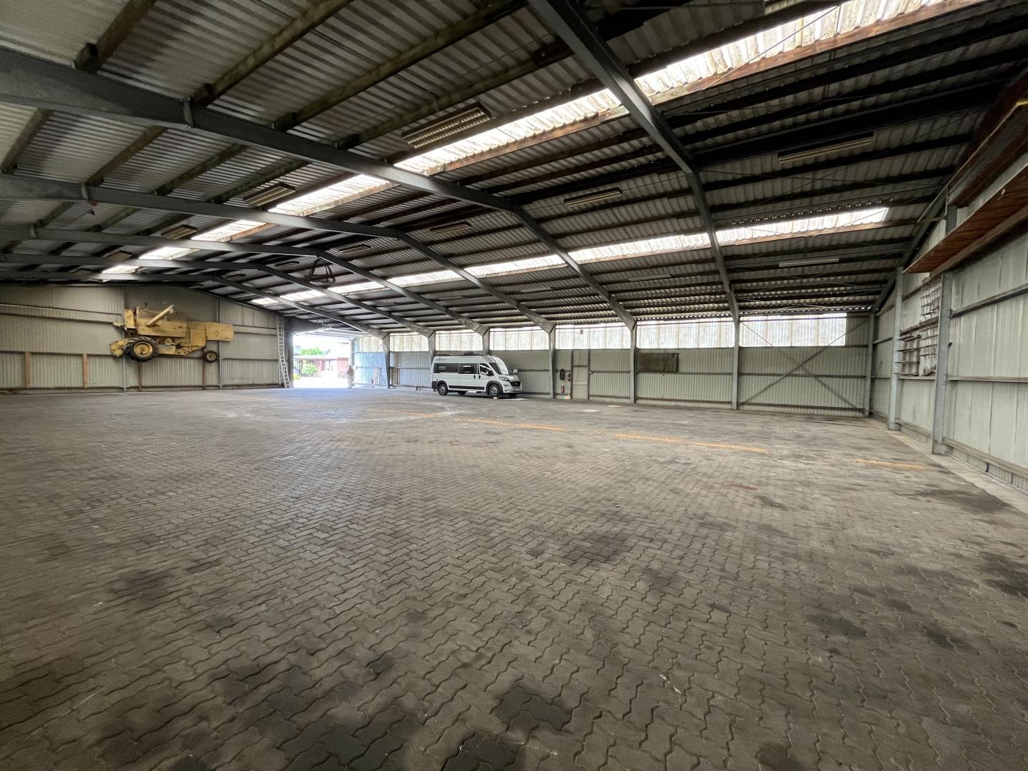 Lagerhalle zur Miete 2.950 € 875 m²<br/>Lagerfläche ab 875 m²<br/>Teilbarkeit Dassendorf 21521