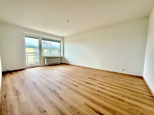 Wohnung zum Kauf 124.000 € 1,5 Zimmer 41,6 m² Dachgeschoss, 8. Geschoss frei ab 01.10.2025 Lichtenfels Lichtenfels 96215