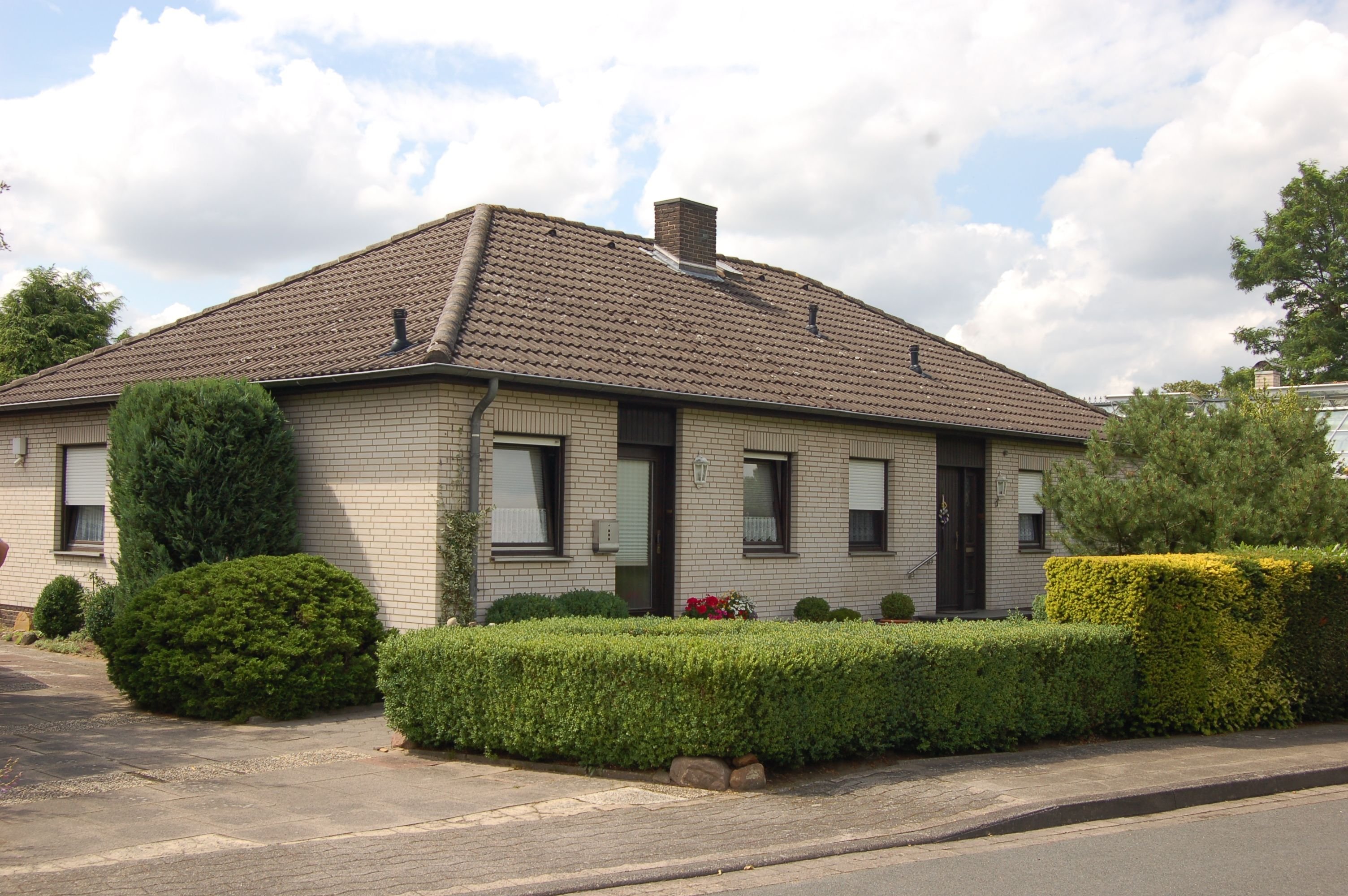 Bungalow zum Kauf 228.000 € 8 Zimmer 160 m²<br/>Wohnfläche 967 m²<br/>Grundstück ab sofort<br/>Verfügbarkeit Kleinendorf Rahden 32369