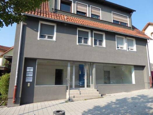Ladenfläche zur Miete 990 € 3 Zimmer 90 m² Verkaufsfläche Hauptstraße Feucht 90537