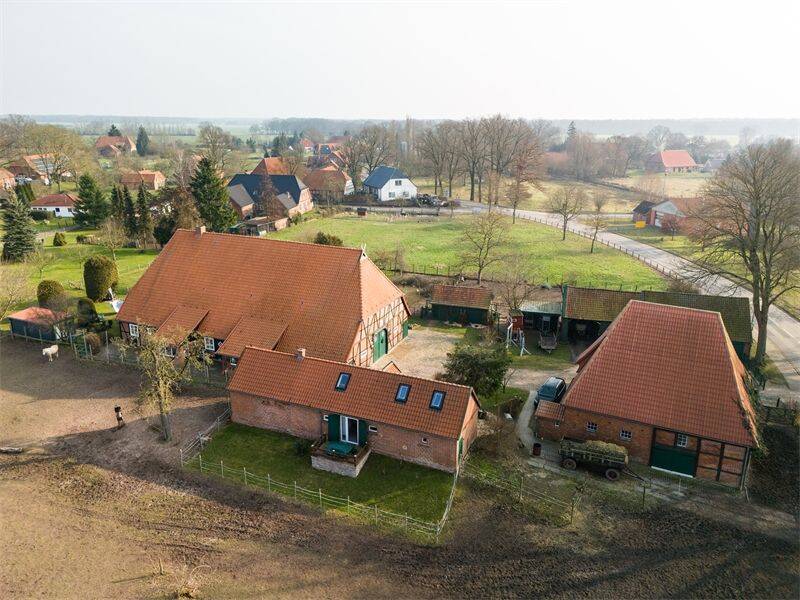 Immobilie in Amt Neuhaus - Großzügiges Anwesen mit Pferdehaltung, Ferienwohnung, Bauplätzen und vielfältigem Nutzungskonze - Bild 1