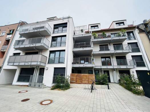 Wohnung zur Miete 960 € 2 Zimmer 64 m² 4. Geschoss frei ab sofort Muggenhofer Straße 177 Muggenhof Nürnberg 90429