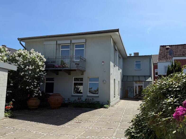 Wohnung zur Miete 945 € 3 Zimmer 103,4 m² Dachgeschoss, 1. Geschoss frei ab 01.07.2025 Uetersen 25436