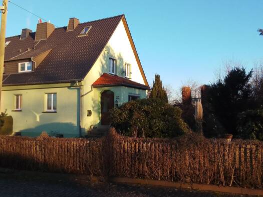 Doppelhaushälfte zum Kauf provisionsfrei 170.000 € 5 Zimmer 78 m² 1.000 m² Grundstück Wittchendorf Langenwetzendorf 07957