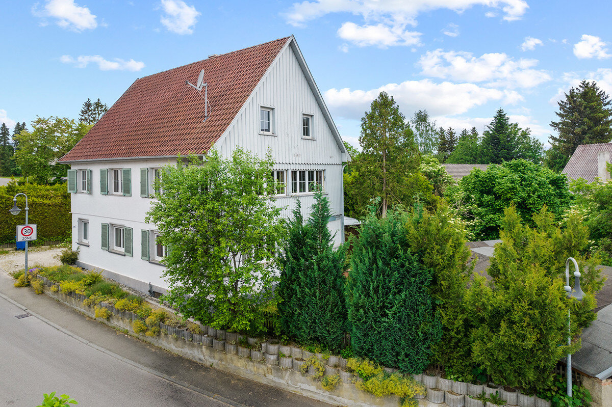 Mehrfamilienhaus zum Kauf 270.000 € 6 Zimmer 148 m²<br/>Wohnfläche 566 m²<br/>Grundstück Ortsbereich Ostrach 88356