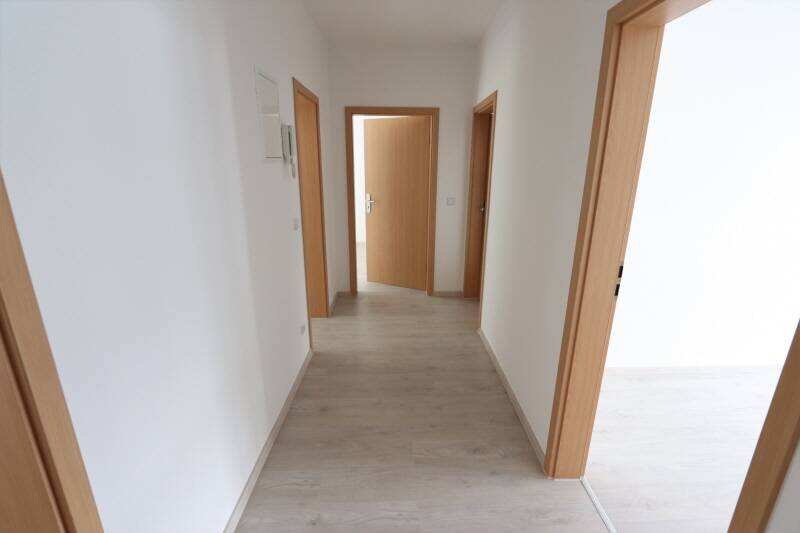 Perfekt geschnittene 3-Raum-Wohnung mit Balkon in Universitätsnähe – Straße nicht freigegeben, 9126 Chemnitz – Vorschaubild 5