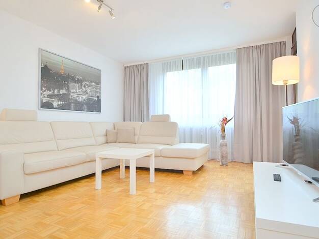 Wohnung zur Miete Wohnen auf Zeit 1.220 € 2 Zimmer 60 m² frei ab 01.09.2025 Rennweg Nürnberg 90489