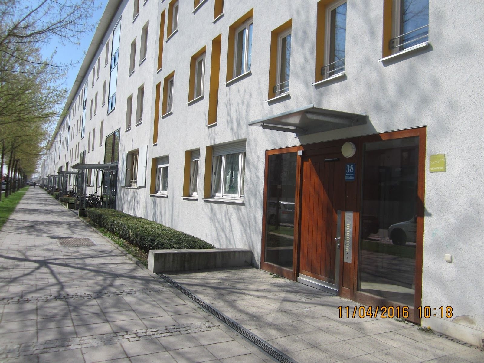 Wohnung zur Miete nur mit Wohnberechtigungsschein 573,24 € 2 Zimmer 65,9 m²<br/>Wohnfläche EG<br/>Geschoss 01.11.2024<br/>Verfügbarkeit Helsinkistraße 48 Messestadt Riem München 81829