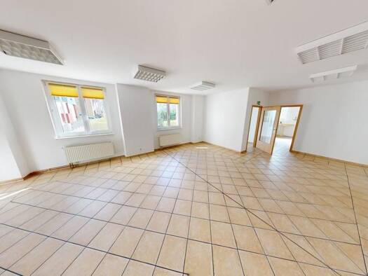 Praxis zur Miete 5,87 € 9 Zimmer 238,5 m² Bürofläche Regensburger Straße 51 Sonnenberg Chemnitz 09130