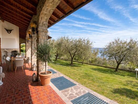 Villa zum Kauf als Kapitalanlage geeignet 1.100.000 € 6,5 Zimmer 417 m² 1.300 m² Grundstück Via Pergola 6 Moniga del Garda 25080