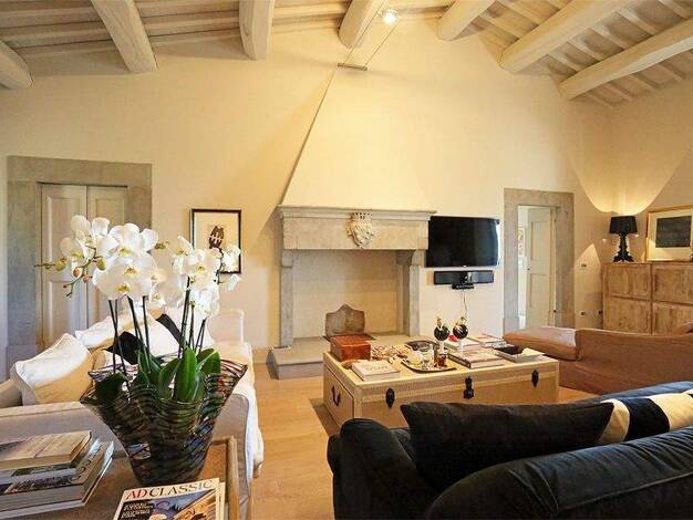 Bauernhaus zum Kauf 1.750.000 € 20 Zimmer 392 m² 40.000 m² Grundstück Arezzo 52100