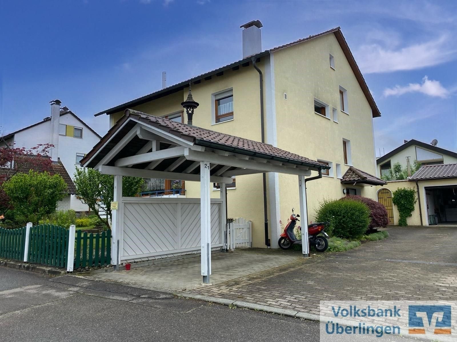 Mehrfamilienhaus zum Kauf 748.000 € 9 Zimmer 233 m²<br/>Wohnfläche 632 m²<br/>Grundstück Kluftern 2 Friedrichshafen 88048