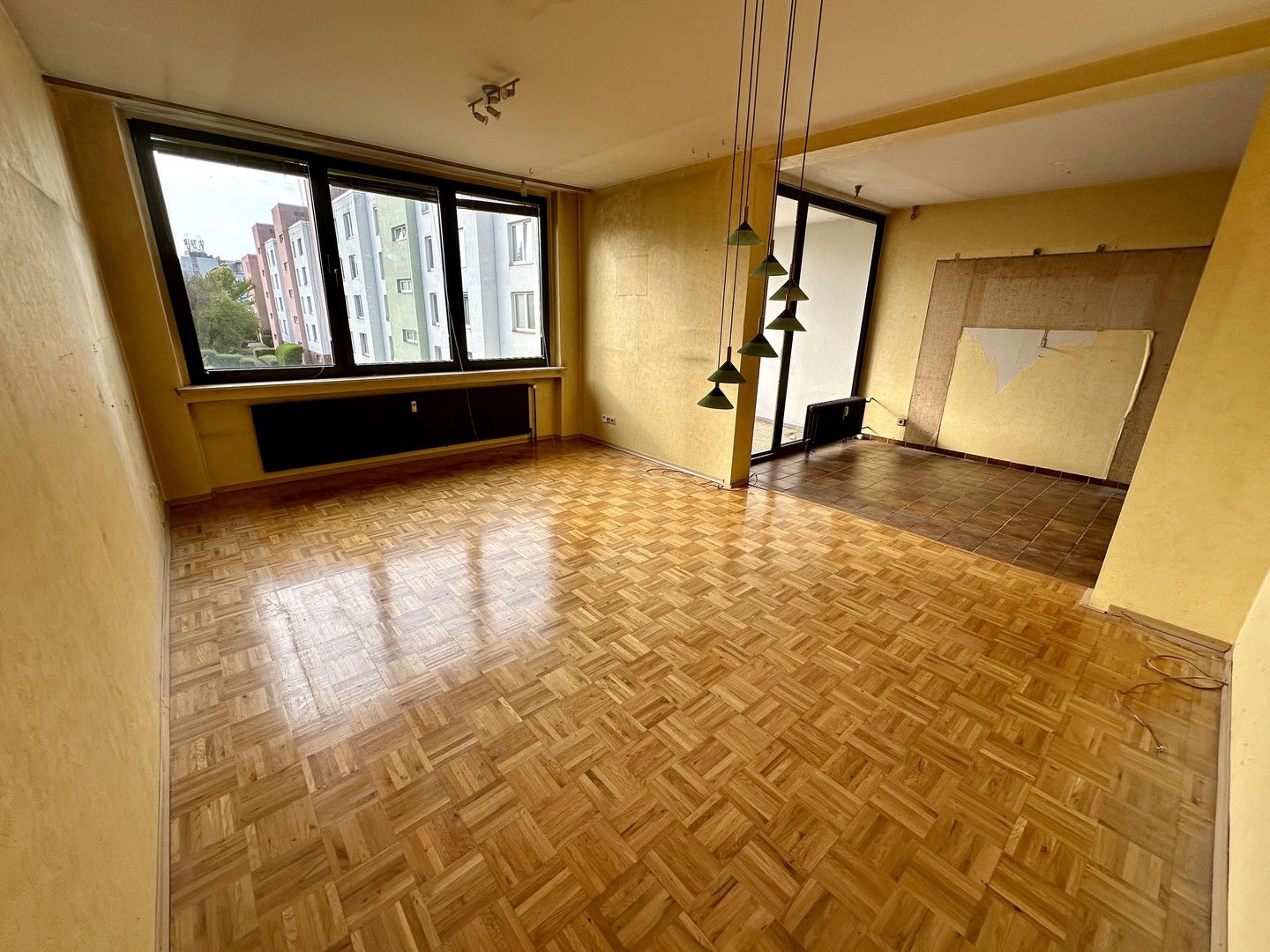 Wohnung zum Kauf provisionsfrei 310.000 € 3 Zimmer 82 m²<br/>Wohnfläche 2.<br/>Geschoss Sürth Köln 50999