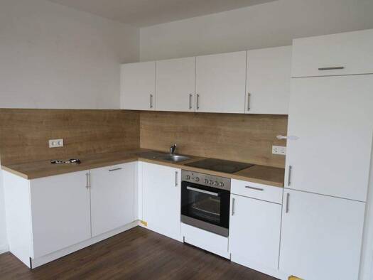 Wohnung zur Miete 950 € 4 Zimmer 136,6 m² 1. Geschoss frei ab sofort Oschersleben Oschersleben (Bode) 39387