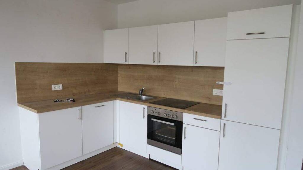 Wohnung zur Miete 950 € 4 Zimmer 136,6 m² 1. Geschoss frei ab sofort Oschersleben Oschersleben (Bode) 39387