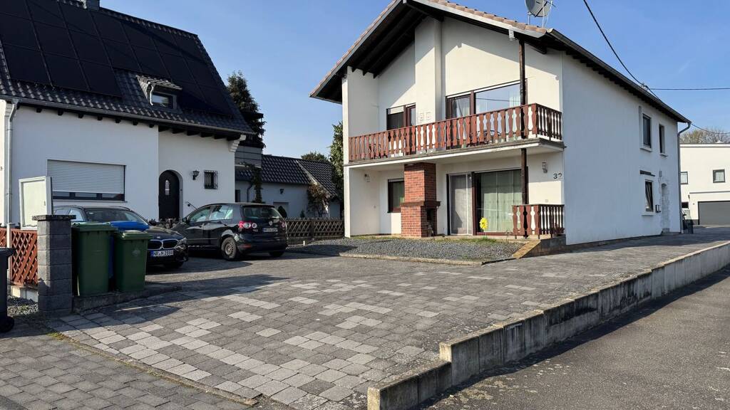 Mehrfamilienhaus zum Kauf provisionsfrei 465.000 € 8 Zimmer 220 m² 623 m² Grundstück Theodor-Storm-Straße 32 Feldkirchen Neuwied 56567