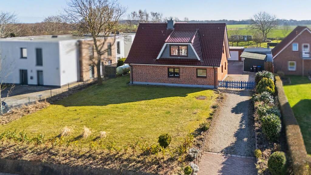 Einfamilienhaus zum Kauf 659.000 € 8 Zimmer 179 m² 2.394 m² Grundstück Kraksdorf Neukirchen 23779