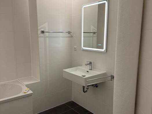 Terrassenwohnung zur Miete 1.290 € 5 Zimmer 114 m² frei ab sofort Offenbach am Main Offenbach am Main 63067