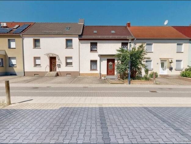 Reihenmittelhaus zum Kauf provisionsfrei 100.000 € 6 Zimmer 89 m² 263 m² Grundstück Maurerstraße 8 Leuna Leuna 06237