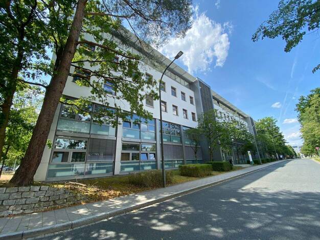 Bürofläche zur Miete provisionsfrei 10,50 € teilbar ab 383 m² Schafhof Nürnberg 90411
