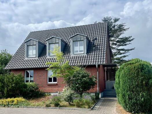 Einfamilienhaus zum Kauf 1.380.000 € 7 Zimmer 260 m² 1.032 m² Grundstück Schwerin 19053