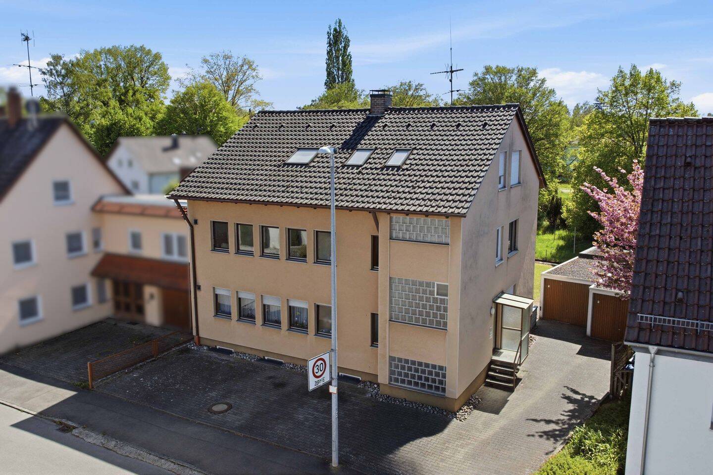Mehrfamilienhaus zum Kauf, Laupheim
