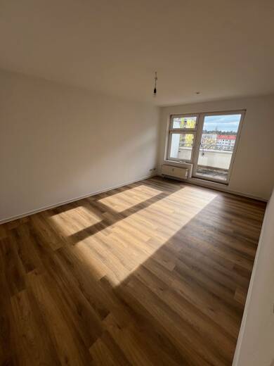 Wohnung zur Miete 900 € 2 Zimmer 60,8 m² Dachgeschoss frei ab sofort Potsdamer Str. 55a Ludwigsfelde Ludwigsfelde 14974