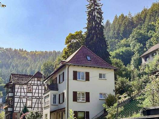 Einfamilienhaus zum Kauf 329.000 € 7 Zimmer 180,4 m² 438,1 m² Grundstück Calw 75365