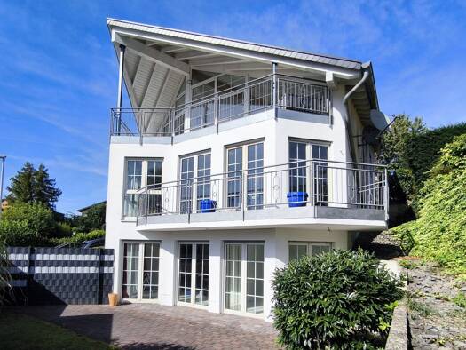 Mehrfamilienhaus zum Kauf provisionsfrei 680.000 € 7 Zimmer 269 m² 401 m² Grundstück frei ab sofort Stoßdorfer Weg 3 Kaldauen Siegburg 53721