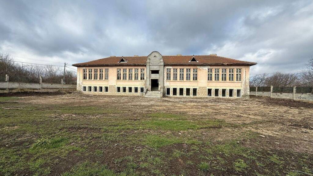 Herrenhaus zum Kauf provisionsfrei 151.000 € 10 Zimmer 441 m² 4.965 m² Grundstück frei ab sofort Shtipsko 9283