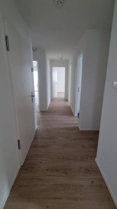 Terrassenwohnung zur Miete 1.300 € 4,5 Zimmer 104 m² Geschoss EG/3 frei ab 01.10.2025 Forchtenberg Forchtenberg 74670
