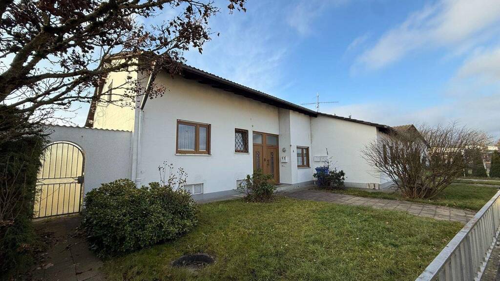 Doppelhaushälfte zum Kauf 199.000 € 5 Zimmer 147 m² 860 m² Grundstück Hengersberg 94491