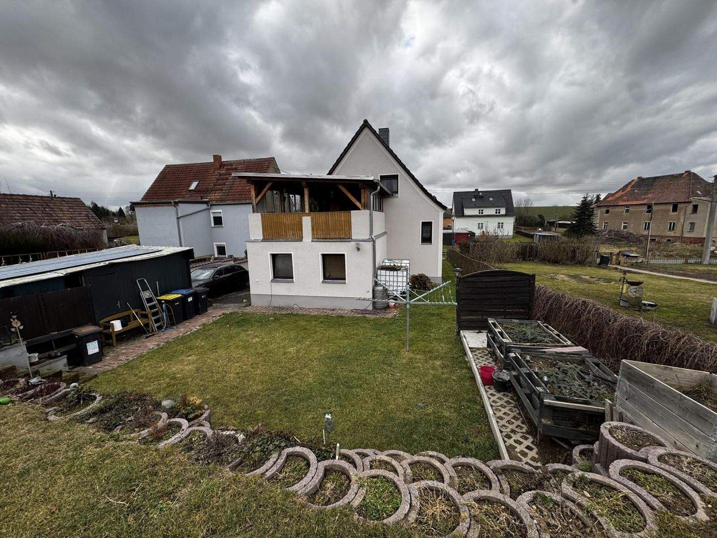 Immobilie in Hirschstein - Freistehendes Einfamilienhaus mit pflegeleichtem Grundstück im Grünen zu verkaufen - Bild 4