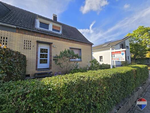 Doppelhaushälfte zum Kauf 199.000 € 4 Zimmer 105 m² 250 m² Grundstück Hau Bedburg-Hau 47551
