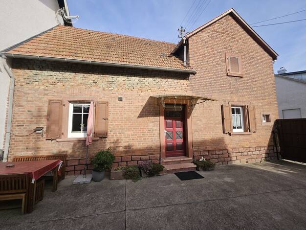 Mehrfamilienhaus zum Kauf 399.000 € 7 Zimmer 189 m² 430 m² Grundstück Essingen Essingen 76879