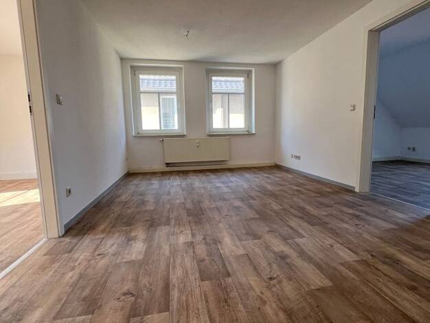Wohnung zur Miete 350 € 2 Zimmer 64,2 m² 2. Geschoss frei ab sofort Karl-Marx-Platz 3 Neugersdorf Ebersbach-Neugersdorf 02727