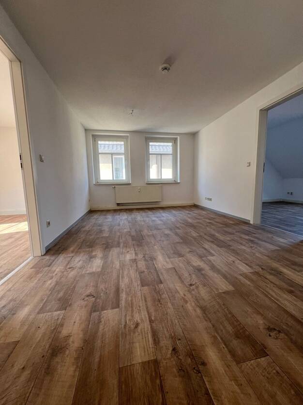 Wohnung zur Miete 350 € 2 Zimmer 64,2 m² Dachgeschoss, 2. Geschoss frei ab sofort Karl-Marx-Platz 3 Neugersdorf Ebersbach-Neugersdorf 02727