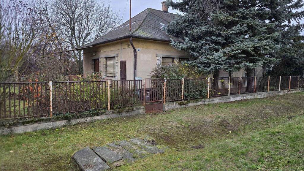 Einfamilienhaus zum Kauf 127.900 € 4 Zimmer 109 m² 2.279 m² Grundstück frei ab sofort Polgárdi 8154