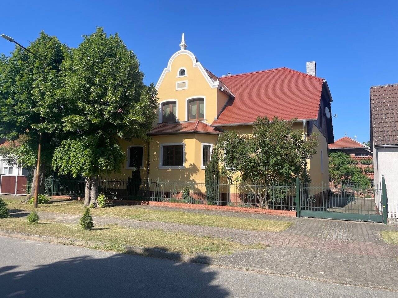 Einfamilienhaus zum Kauf 545.000 € 7 Zimmer 260 m²<br/>Wohnfläche 1.711 m²<br/>Grundstück Klietz Klietz 39524