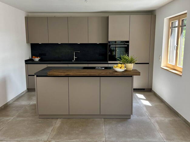 Mehrfamilienhaus zur Miete 1.997 € 4 Zimmer 117 m² 132 m² Grundstück frei ab 01.05.2026 Glonn Markt Inersdorf 85229