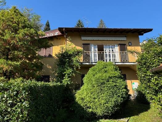Haus zum Kauf 320.000 € 6 Zimmer 159 m² 935 m² Grundstück Cadegliano Viconago 21031