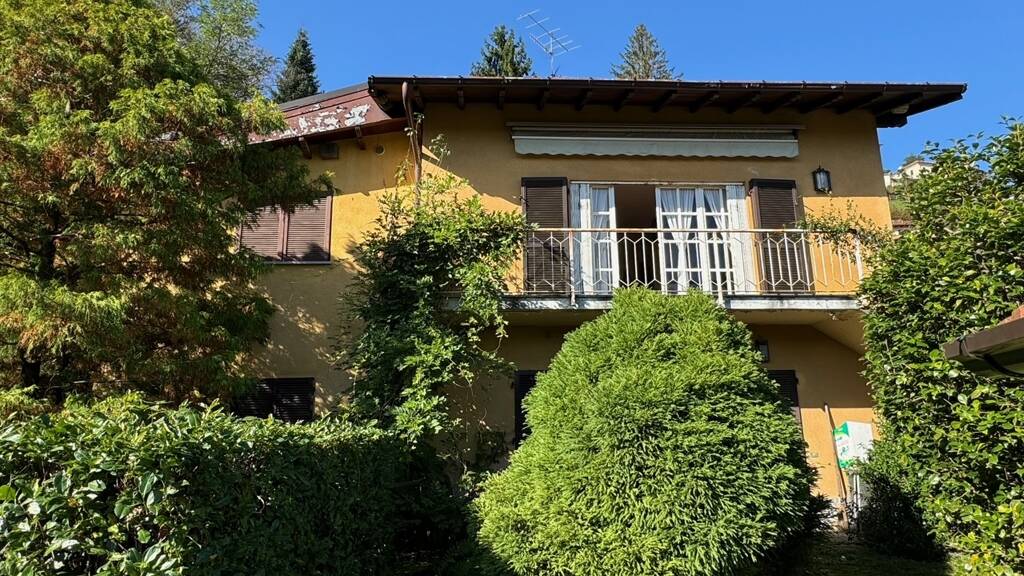 Haus zum Kauf 320.000 € 6 Zimmer 159 m² 935 m² Grundstück Cadegliano Viconago 21031