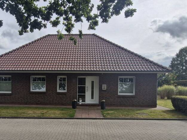 Einfamilienhaus zum Kauf 320.000 € 6 Zimmer 119 m² 806 m² Grundstück Etzel Friedeburg 26446