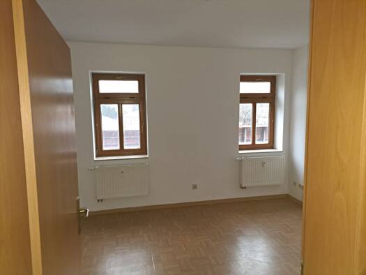 Wohnung zur Miete 450 € 3 Zimmer 84,3 m² frei ab sofort Dittmannsdorfer Straße 1 Neukirchen Reinsberg 09629