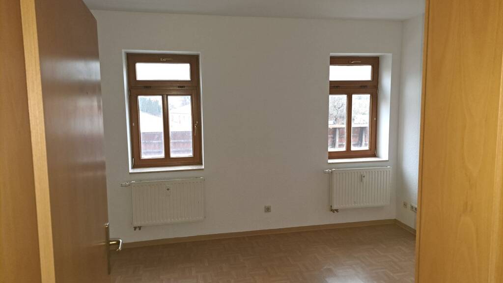 Wohnung zur Miete 450 € 3 Zimmer 84,3 m² frei ab sofort Dittmannsdorfer Straße 1 Neukirchen Reinsberg 09629