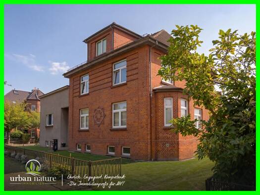 Mehrfamilienhaus zum Kauf 249.000 € 10 Zimmer 228 m² 1.000 m² Grundstück John-Brinckman-Str. 8 Bützow Bützow 18246