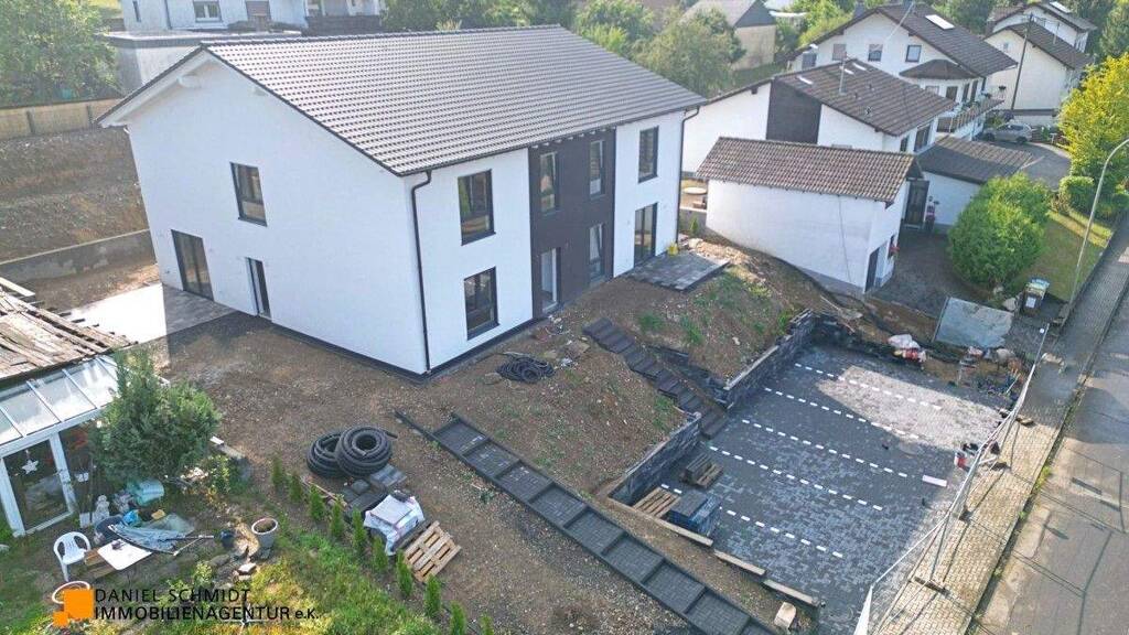 Reihenmittelhaus zur Miete - Erstbezug 1.150 € 3 Zimmer 104 m² 876 m² Grundstück Wissen 57537