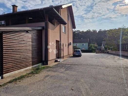 Ladenfläche zum Kauf 400.000 € 13 Zimmer Centar, Sisak Sisak